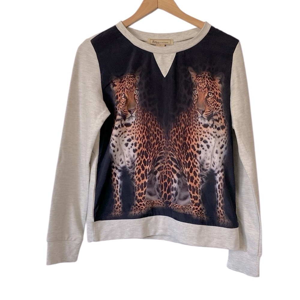 Billy Flying Tomato Leopard front graphic Sweatshirt size Small